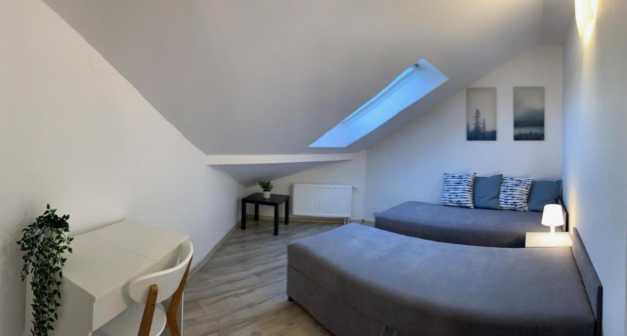 Apartament Pod Gwiazdami Apartment Ostrow Wielkopolski Bagian luar foto