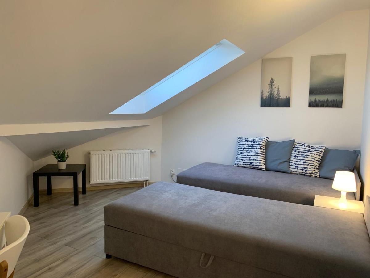 Apartament Pod Gwiazdami Apartment Ostrow Wielkopolski Bagian luar foto