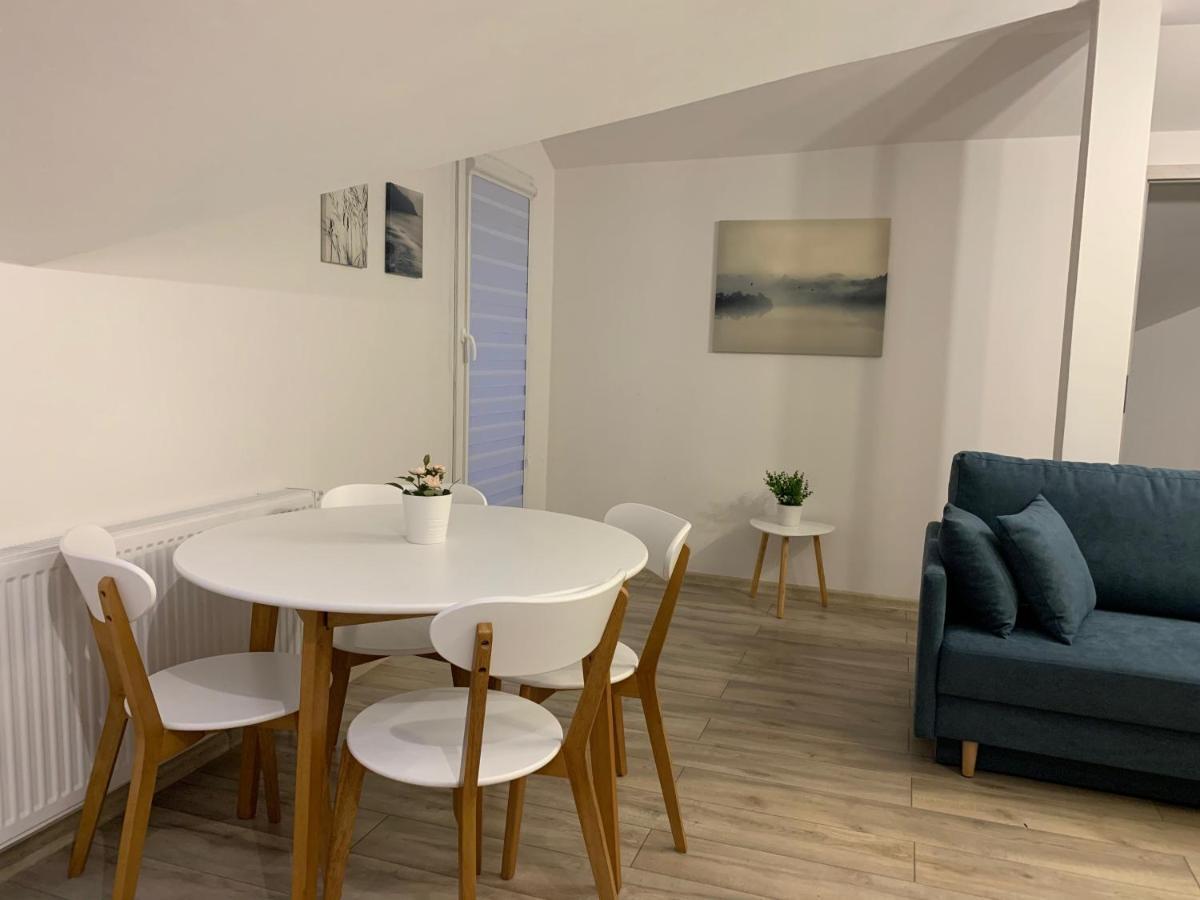 Apartament Pod Gwiazdami Apartment Ostrow Wielkopolski Bagian luar foto