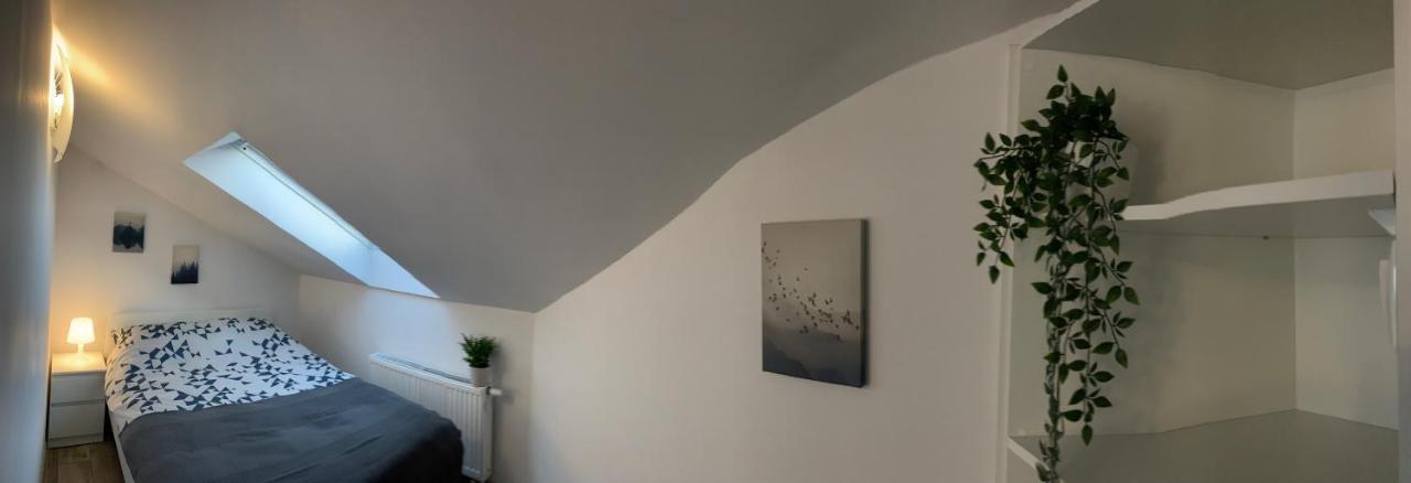 Apartament Pod Gwiazdami Apartment Ostrow Wielkopolski Bagian luar foto