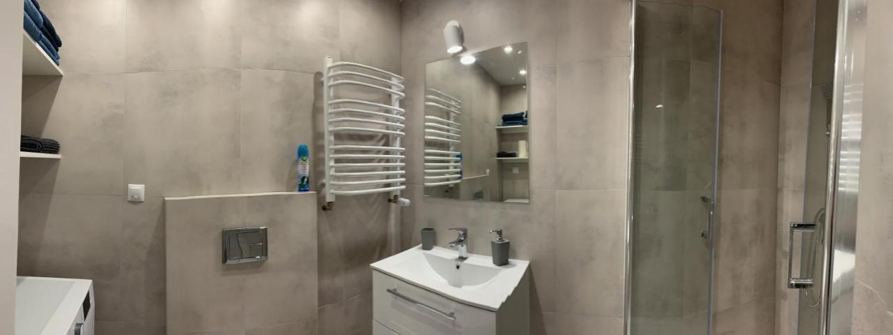 Apartament Pod Gwiazdami Apartment Ostrow Wielkopolski Bagian luar foto