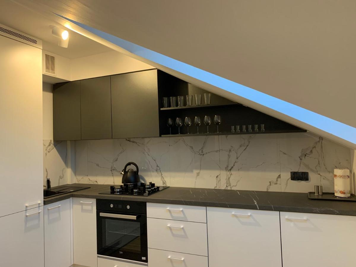 Apartament Pod Gwiazdami Apartment Ostrow Wielkopolski Bagian luar foto
